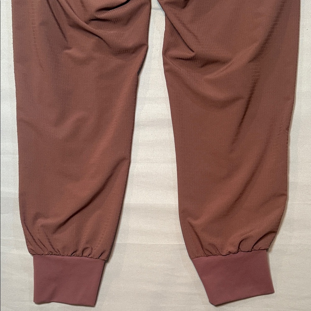 Vuori Women’s Jogger Pants Dusty Rose Mauve Size Large Flawed - Picture 10 of 10